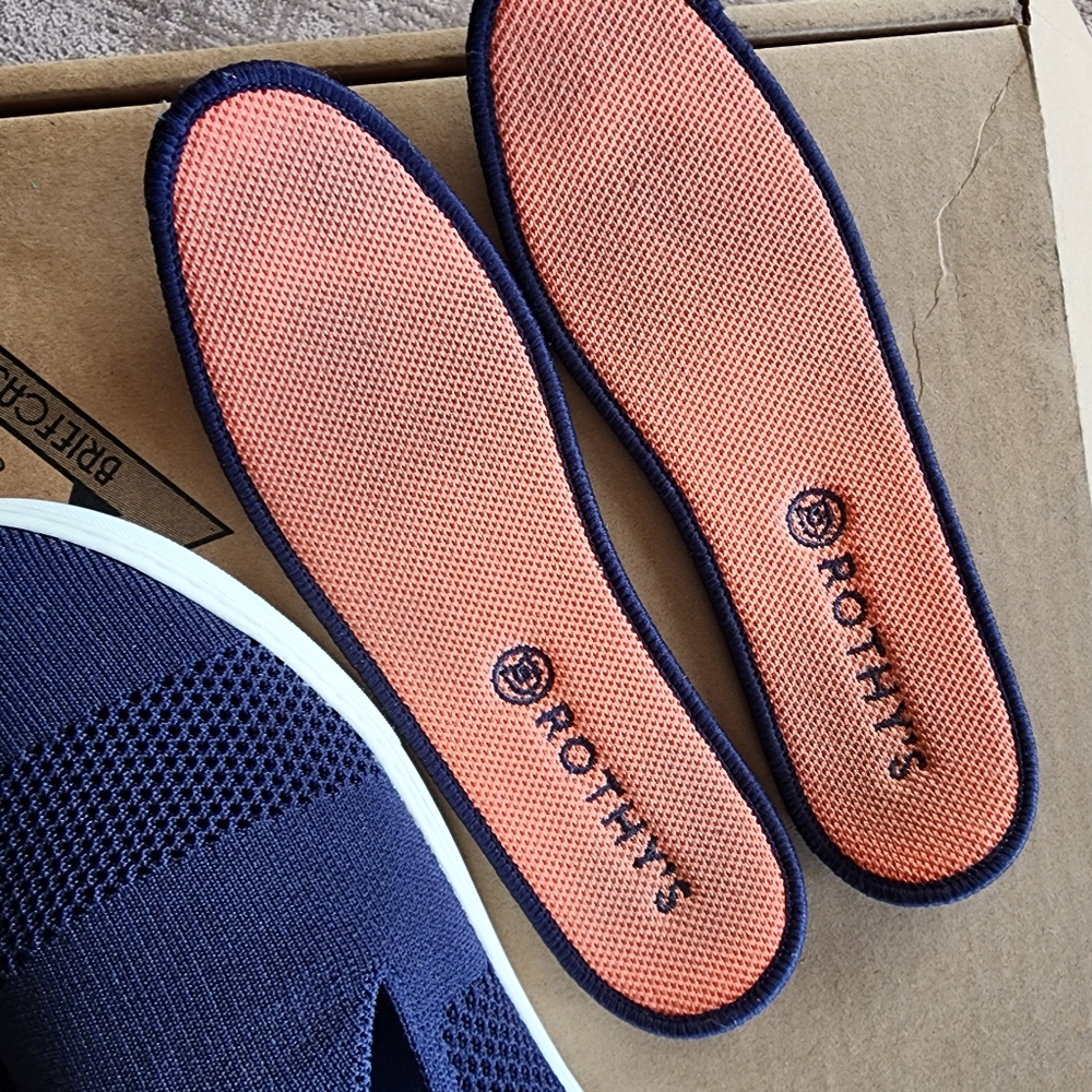 Rothys sz 8 Slip On Sneaker Navy Blue EUC - Picture 6 of 11